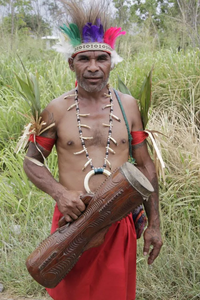 Traditionell gekleideter Mann