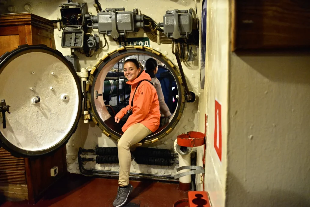 Melanie im U-Boot